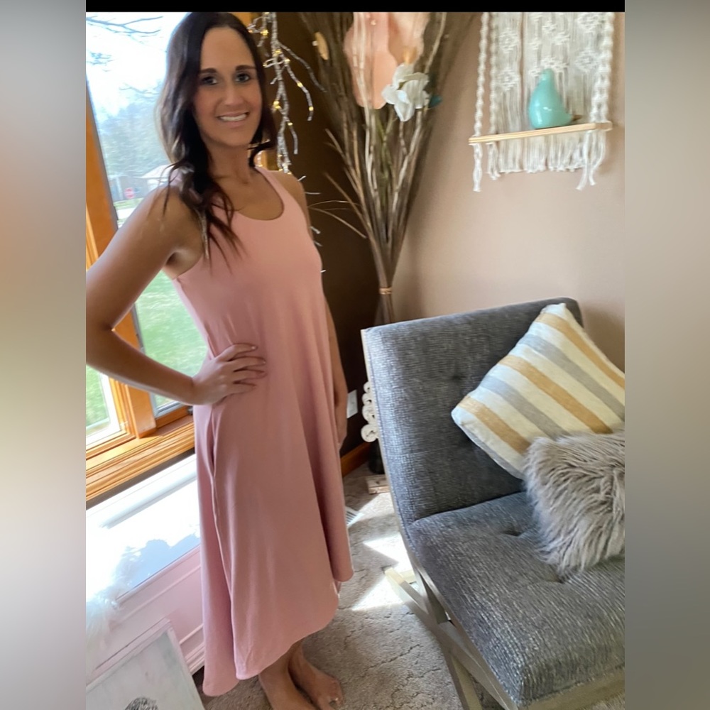 Maxi Dress with HiLo Hemline & Pockets